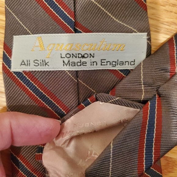 Vintage Made in England Aquascutum Silk Diagonal stripe Gray Blue and Red Tie - Picture 2 of 3
